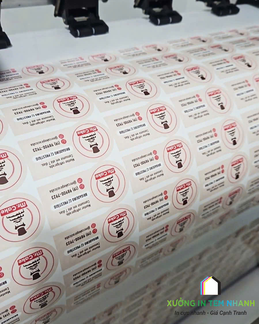 So Sánh Decal Giấy Và Decal Nhựa – Nên Chọn Chất Liệu Nào Khi In Tem Nhãn?